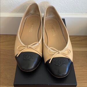 CHANEL Beige and Black Leather CC Cap-Toe Ballet Flats